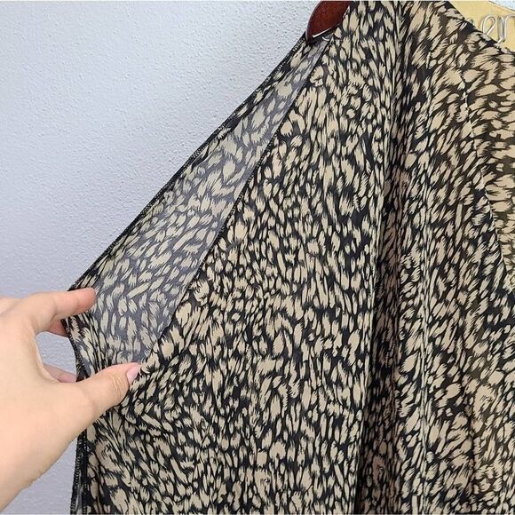 THML Blousonā MidiĀ OpenāShoulderāDressāSizeāMedium - Picture 3 of 9